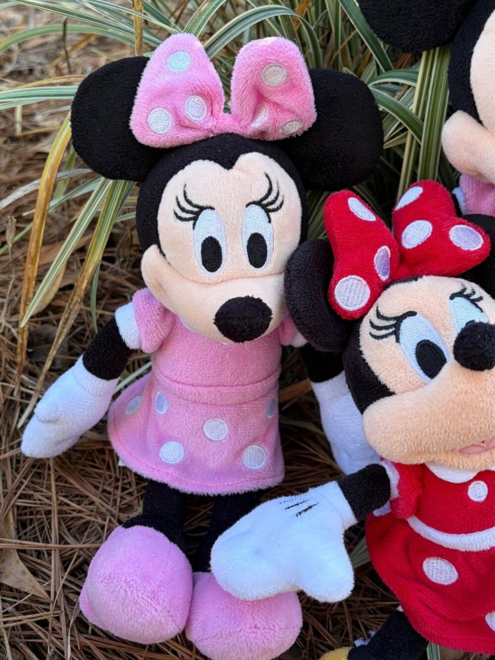 Three Minnie Mouse Plush Dolls In Pink & Red Outfits With Polka Dots S10 - Picture 2 of 9